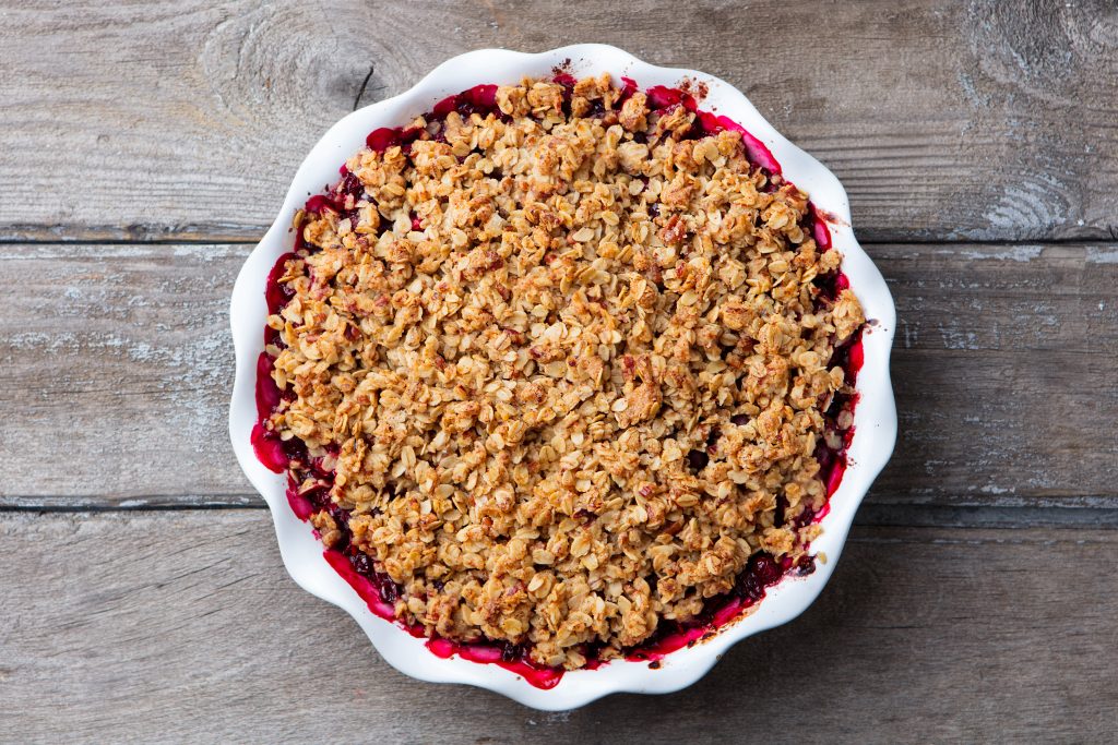 apple and cranberry oat crumble